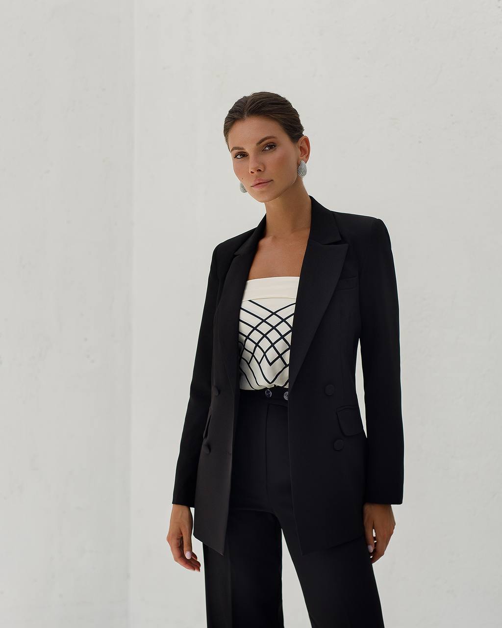 three-piece suit, lined jacket, top and pants