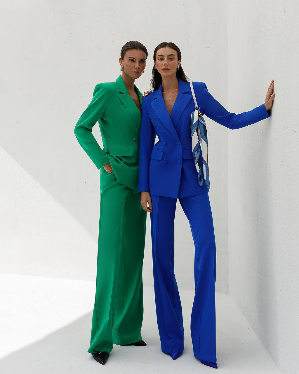 three-piece suit, lined jacket, top and pants